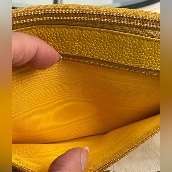 AUTHENTIC CHANEL 🔥CAVIAR LEATHER ZIP AROUND OVERSIZED WALLET ON A CHAIN - Picture 7 of 14